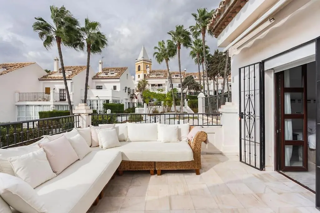 Stylish Spanish 3 Bd Townhouse On The Golden Mile Marbella Villa