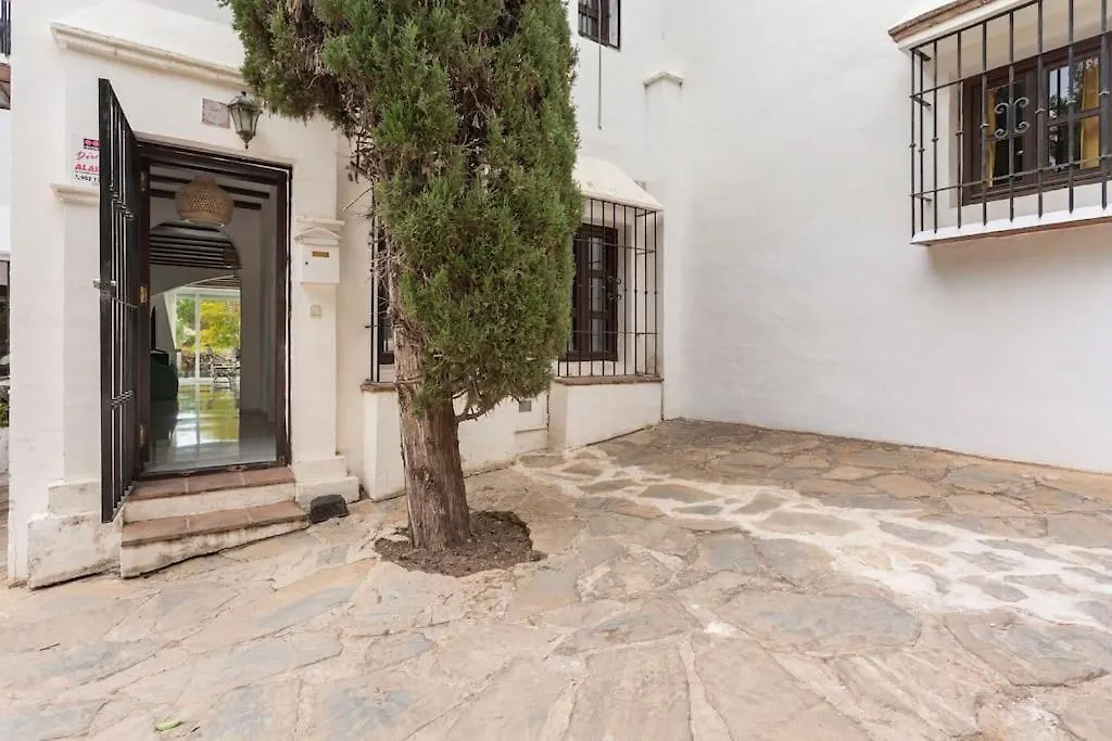 Stylish Spanish 3 Bd Townhouse On The Golden Mile Marbella Spain