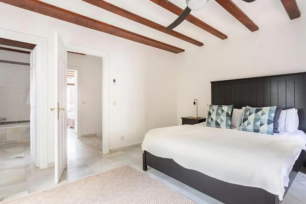 Stylish Spanish 3 Bd Townhouse On The Golden Mile Marbella Villa